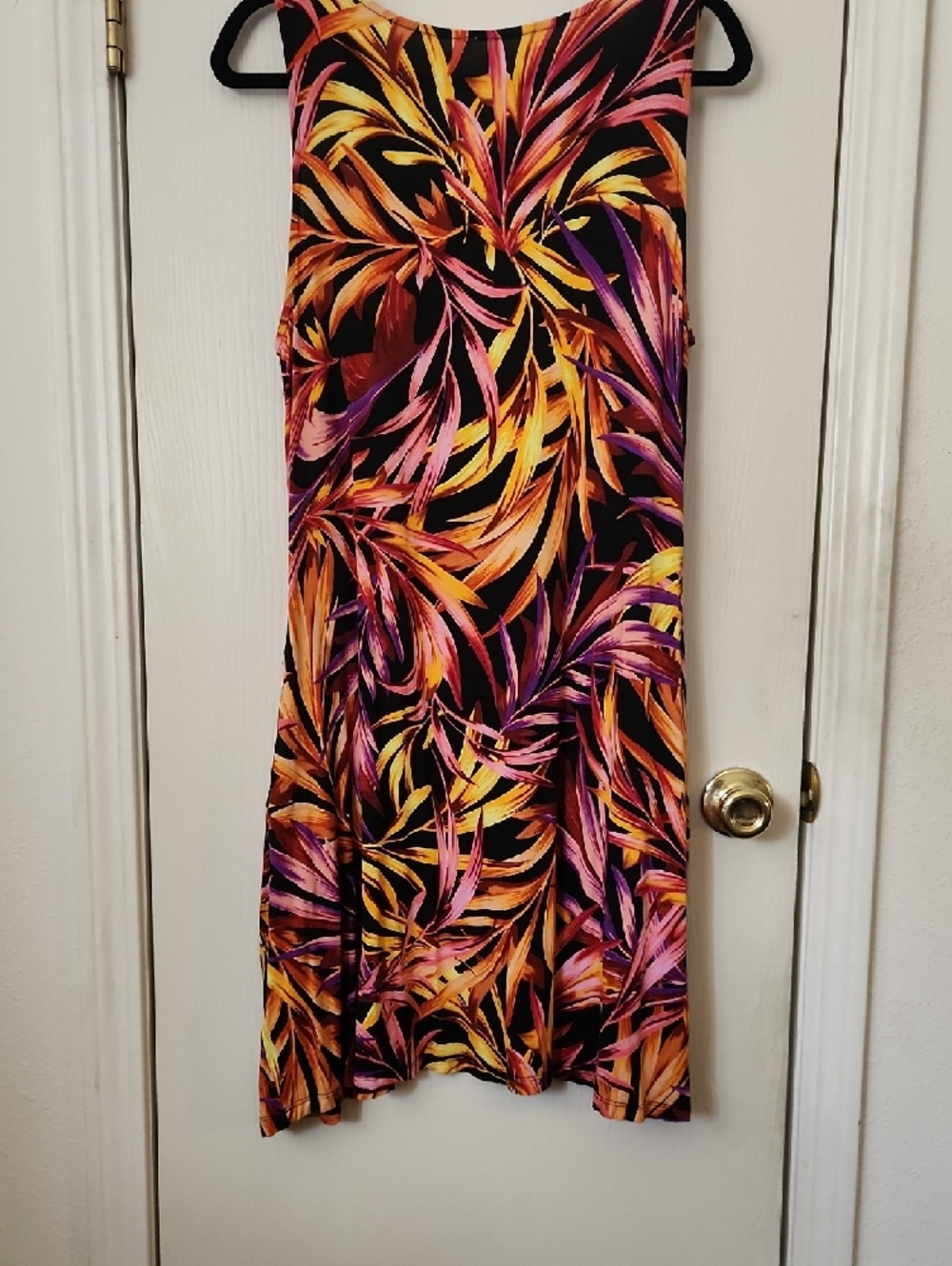 Sleeveless Tropical Leaf Midi Dress in Black, Pink & Yellow - Picture 3 of 3